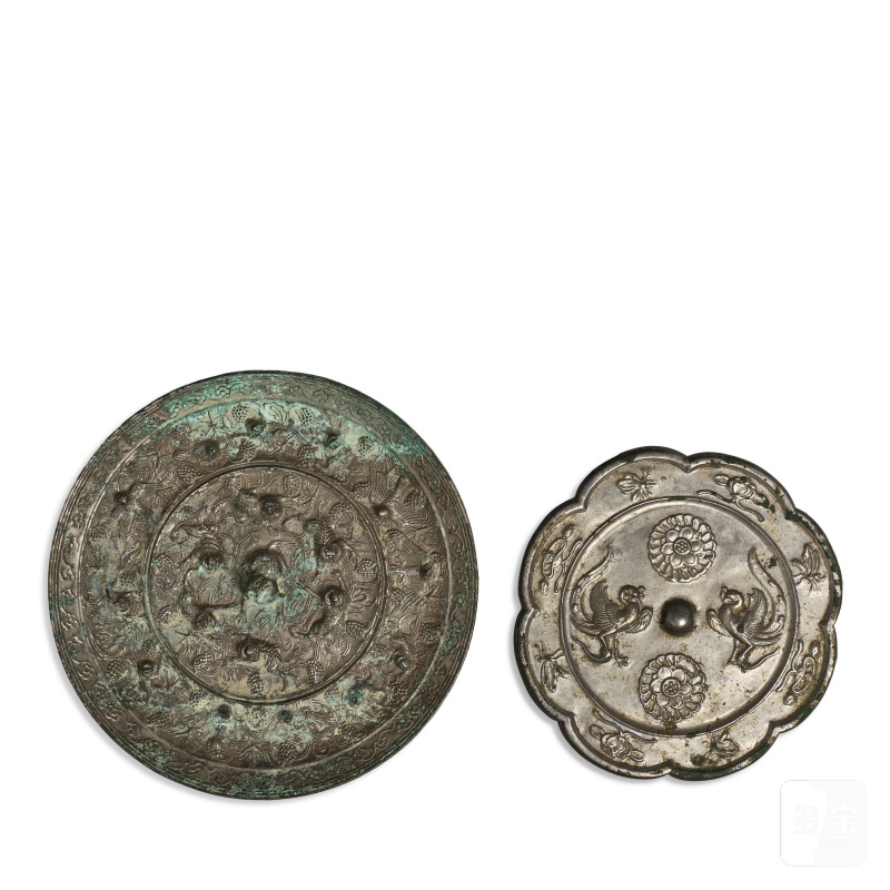 二十世紀仿唐 狻猊葡萄紋銅鏡 葵口雙鳳紋銅鏡 | TWO BRONZE MIRRORS - 图1